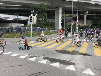 ZH 17.7.21 - kurz nach dem Start in der Manegg